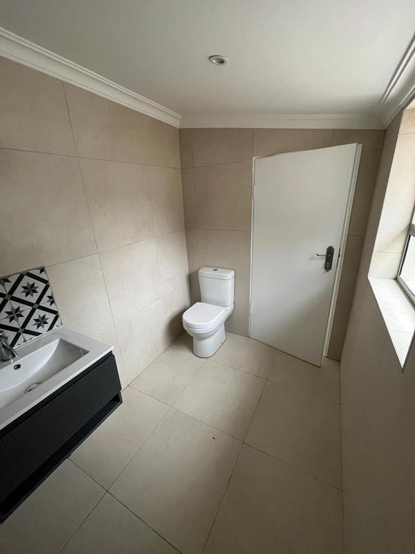 To Let 2 Bedroom Property for Rent in Woodstock Upper Western Cape